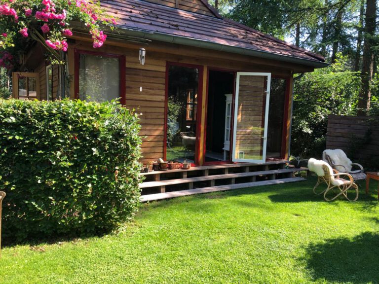 Cottage buitenkant zomer